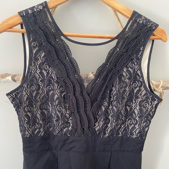 Reitman’s Black Lace Scallop Lace V neckline Cocktail Dress - Picture 2 of 3